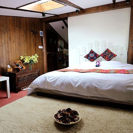 Shangri-La Mid - Mountain Homestay エクステリア 写真