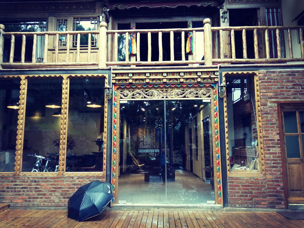 Shangri-La Mid - Mountain Homestay エクステリア 写真