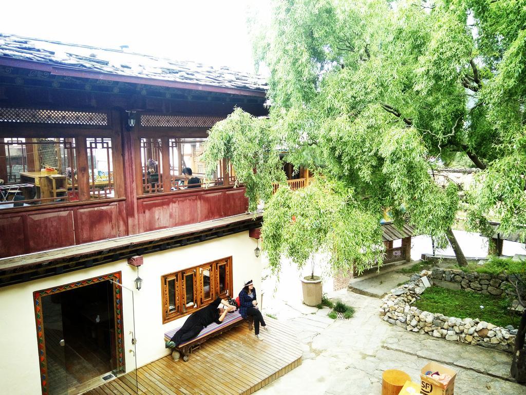 Shangri-La Mid - Mountain Homestay エクステリア 写真