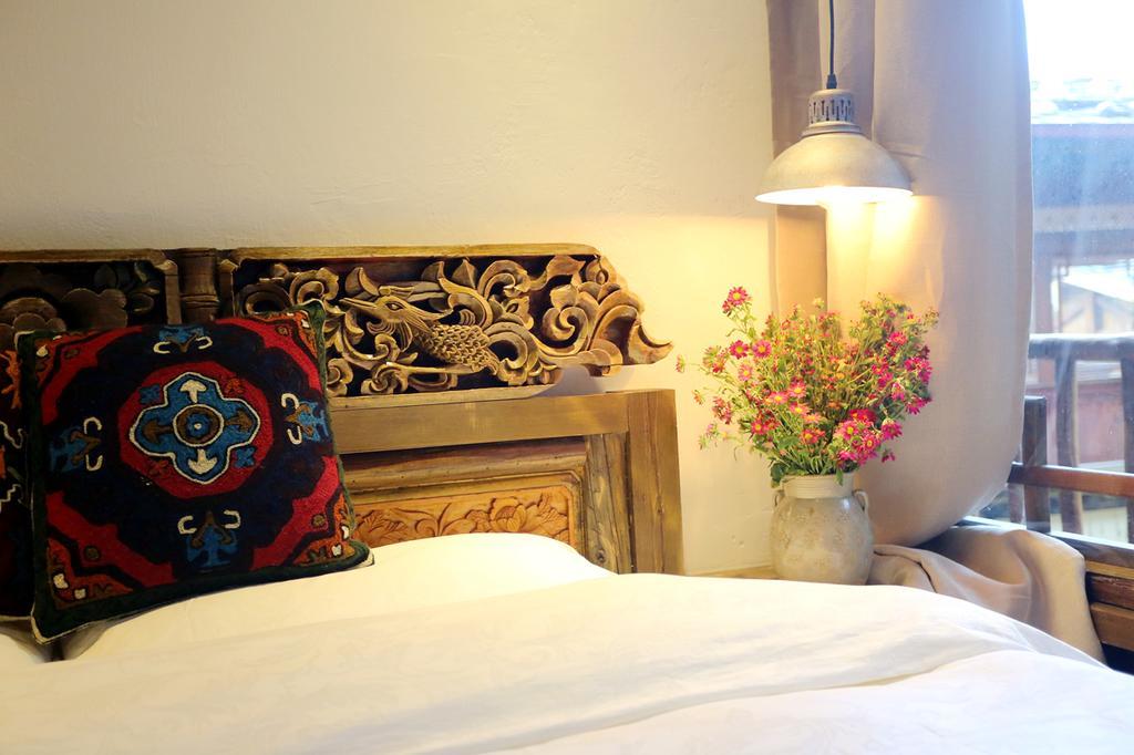 Shangri-La Mid - Mountain Homestay エクステリア 写真