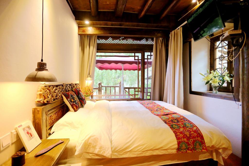Shangri-La Mid - Mountain Homestay エクステリア 写真