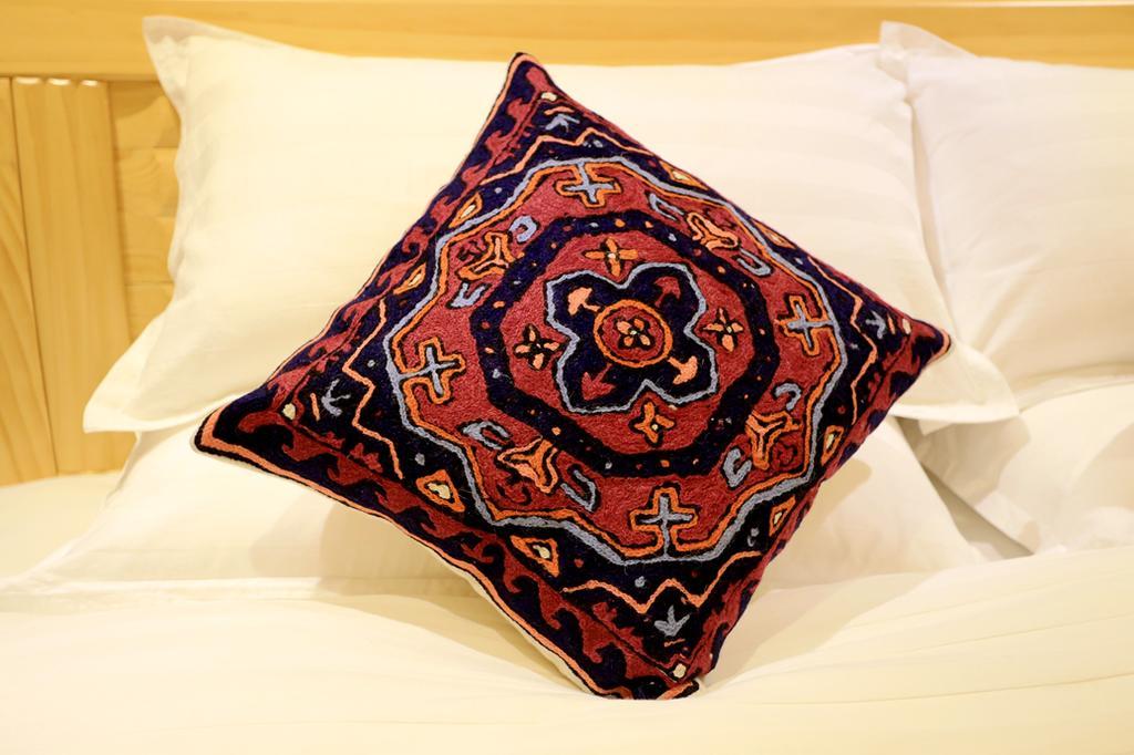 Shangri-La Mid - Mountain Homestay エクステリア 写真