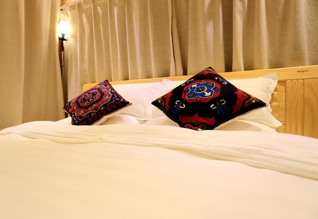 Shangri-La Mid - Mountain Homestay エクステリア 写真