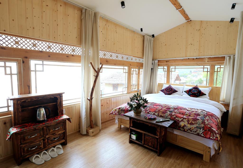 Shangri-La Mid - Mountain Homestay エクステリア 写真