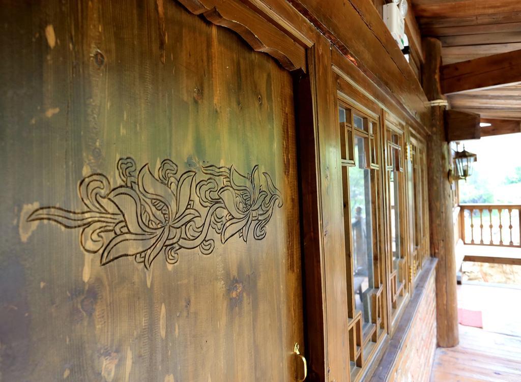 Shangri-La Mid - Mountain Homestay エクステリア 写真