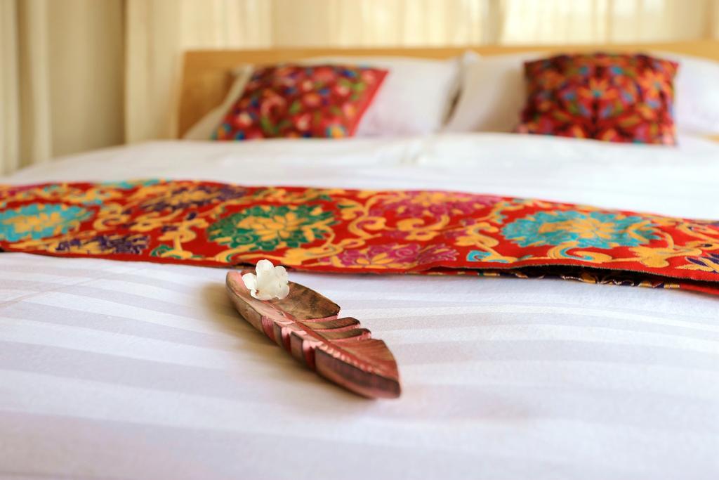 Shangri-La Mid - Mountain Homestay エクステリア 写真