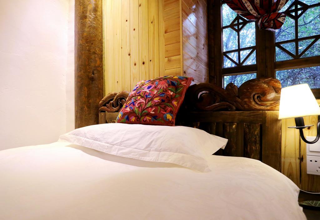 Shangri-La Mid - Mountain Homestay エクステリア 写真