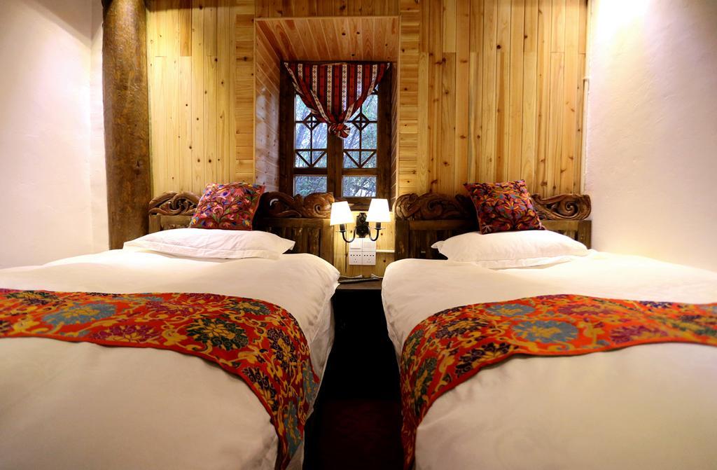 Shangri-La Mid - Mountain Homestay エクステリア 写真