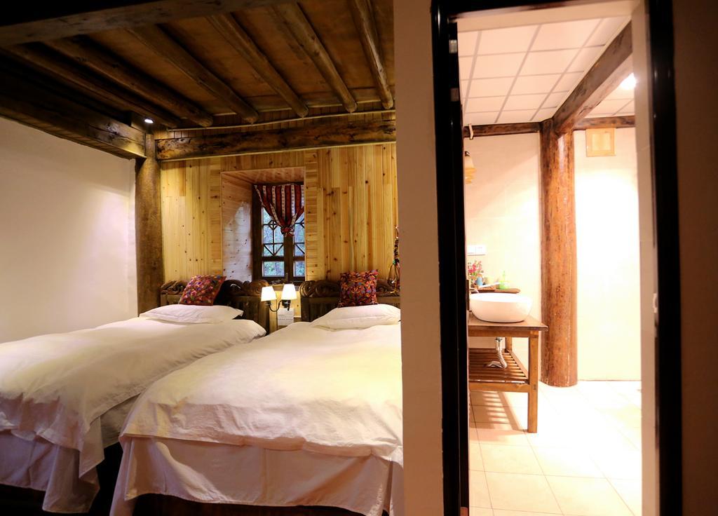 Shangri-La Mid - Mountain Homestay エクステリア 写真
