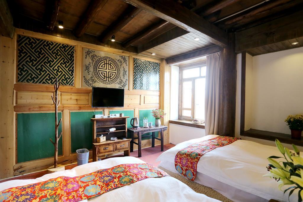 Shangri-La Mid - Mountain Homestay エクステリア 写真