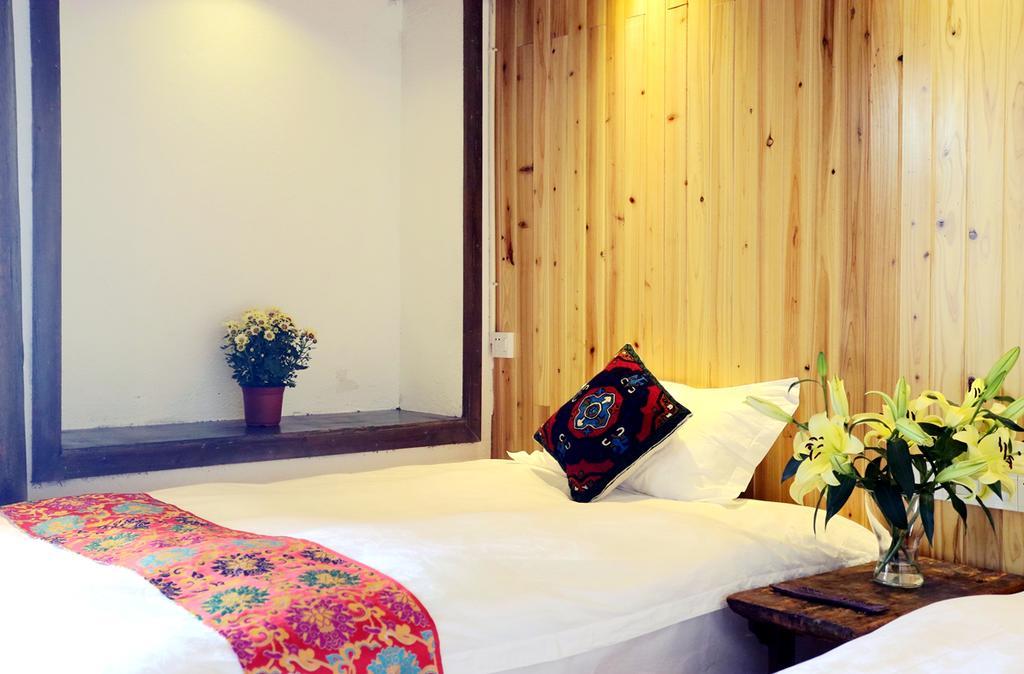 Shangri-La Mid - Mountain Homestay エクステリア 写真