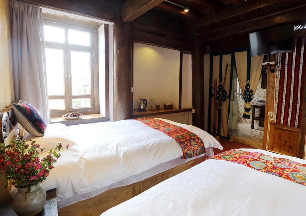 Shangri-La Mid - Mountain Homestay エクステリア 写真