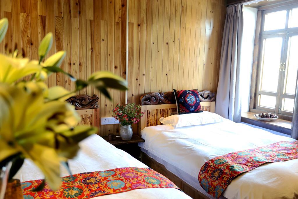 Shangri-La Mid - Mountain Homestay エクステリア 写真