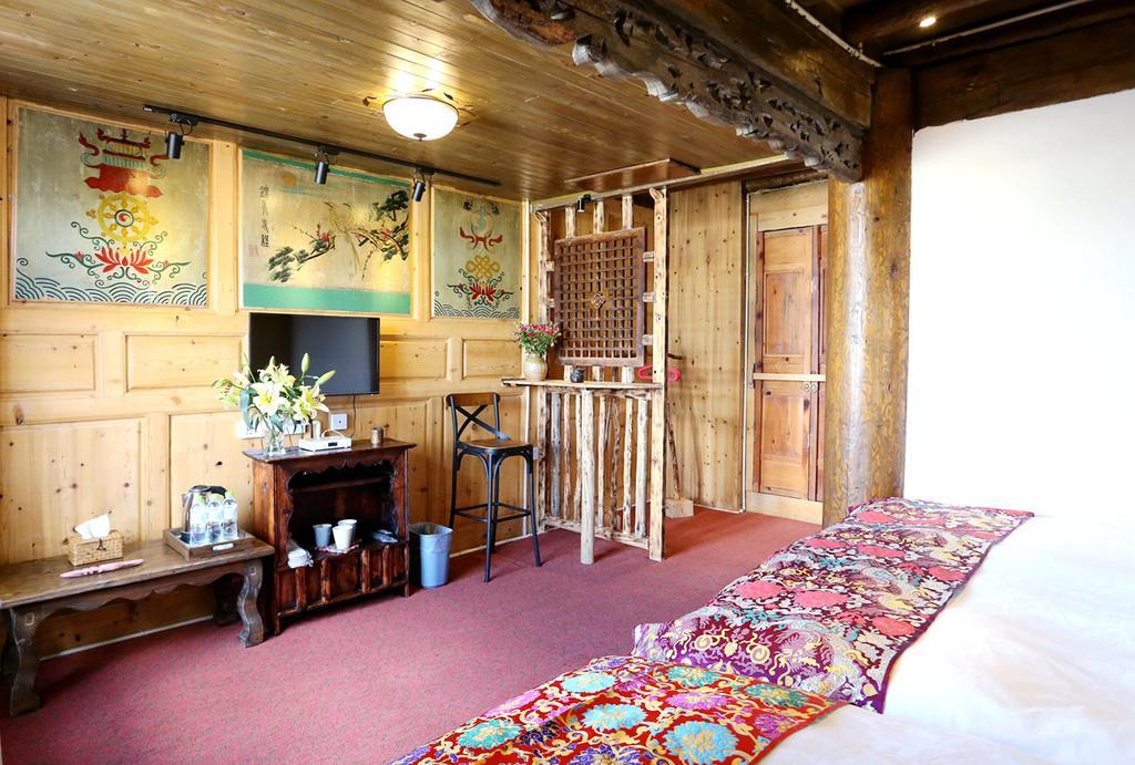 Shangri-La Mid - Mountain Homestay エクステリア 写真
