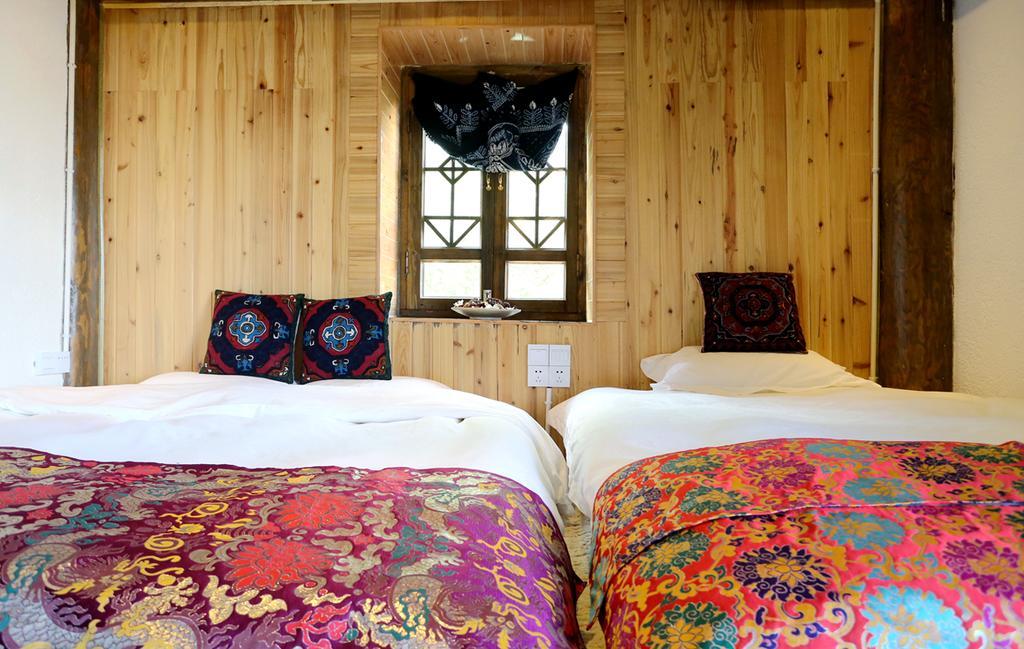 Shangri-La Mid - Mountain Homestay エクステリア 写真