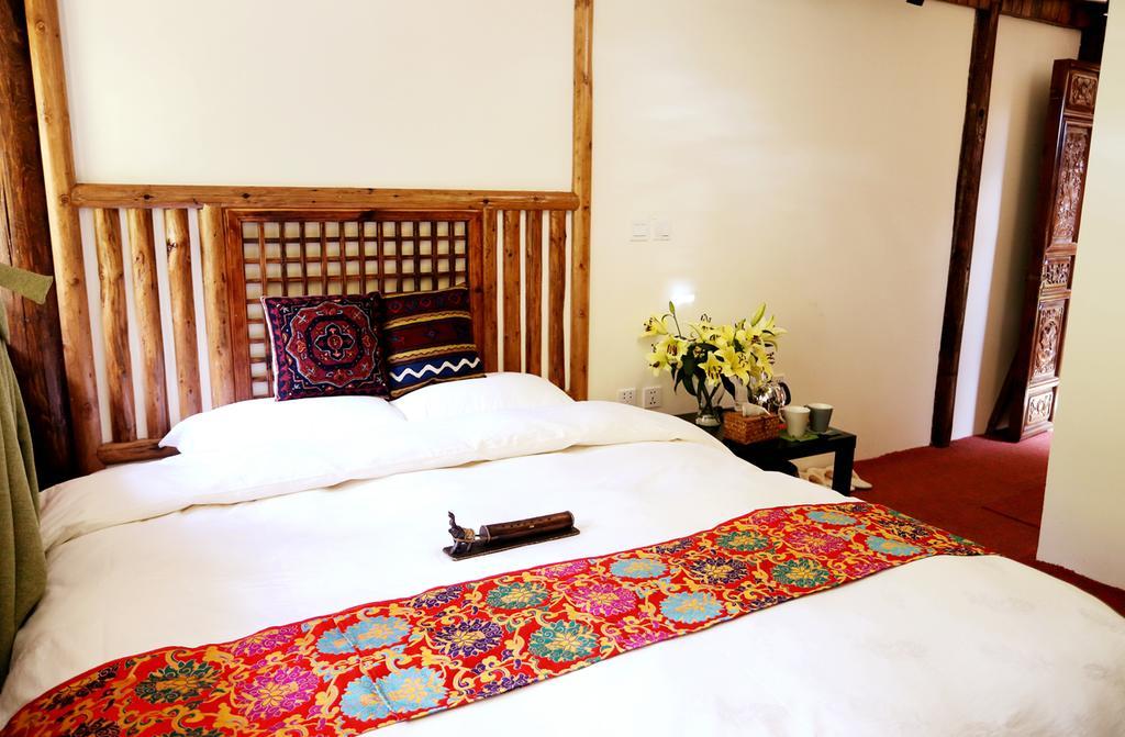 Shangri-La Mid - Mountain Homestay エクステリア 写真