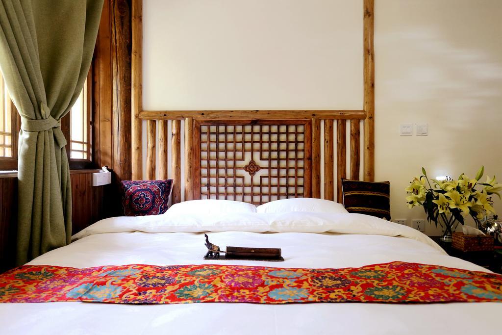 Shangri-La Mid - Mountain Homestay エクステリア 写真