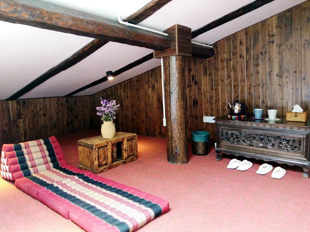 Shangri-La Mid - Mountain Homestay エクステリア 写真