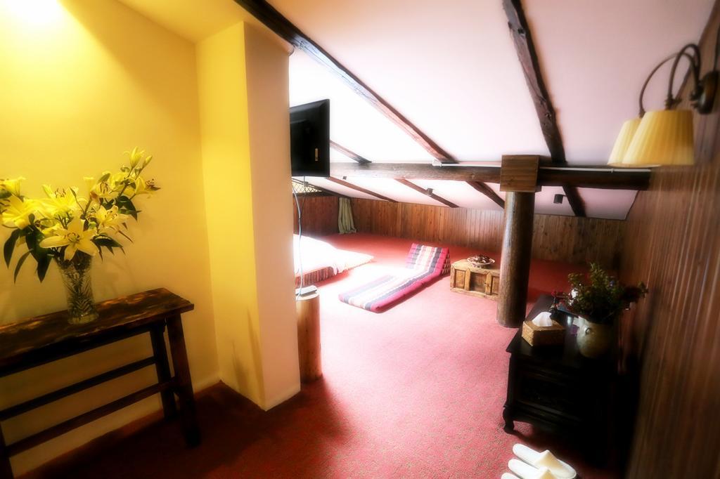 Shangri-La Mid - Mountain Homestay エクステリア 写真