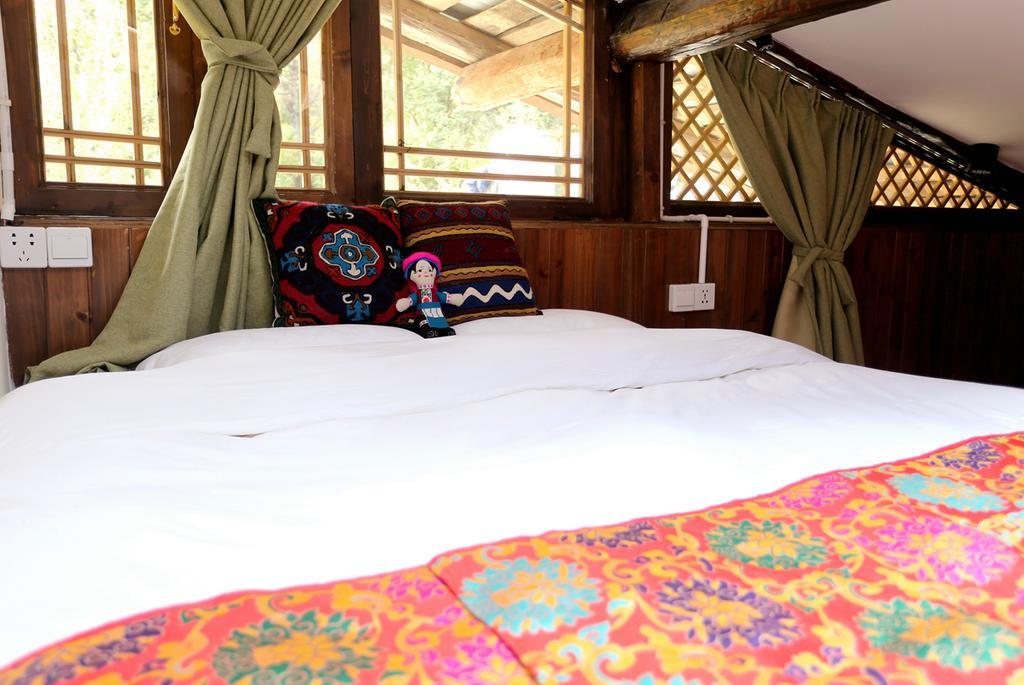 Shangri-La Mid - Mountain Homestay エクステリア 写真