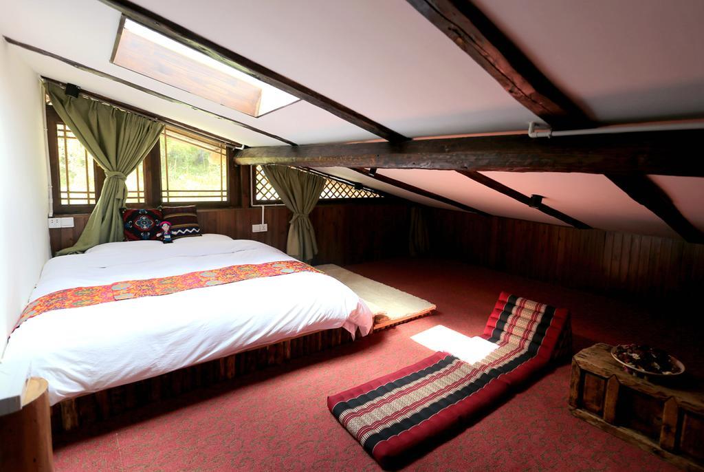 Shangri-La Mid - Mountain Homestay エクステリア 写真