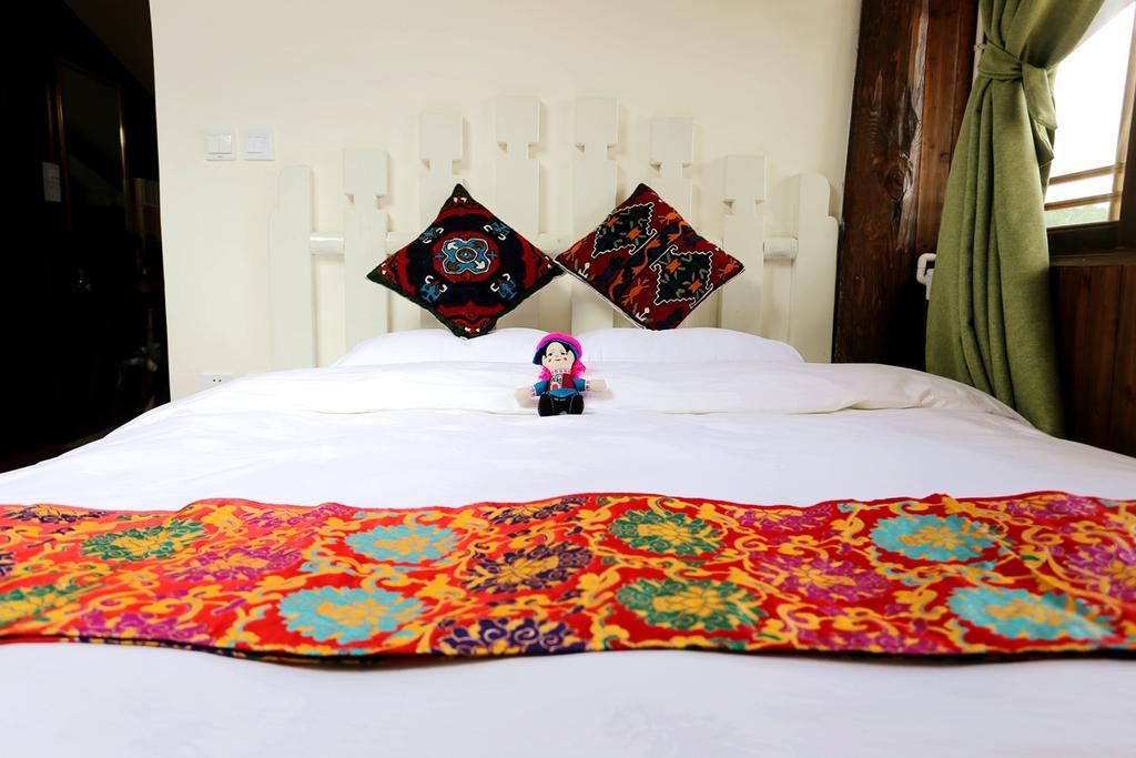 Shangri-La Mid - Mountain Homestay エクステリア 写真